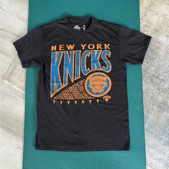 New York Knicks Junk Food T-Shirt Wakanda Forever 100% Cotton NWOT Fits Small - Picture 1 of 6